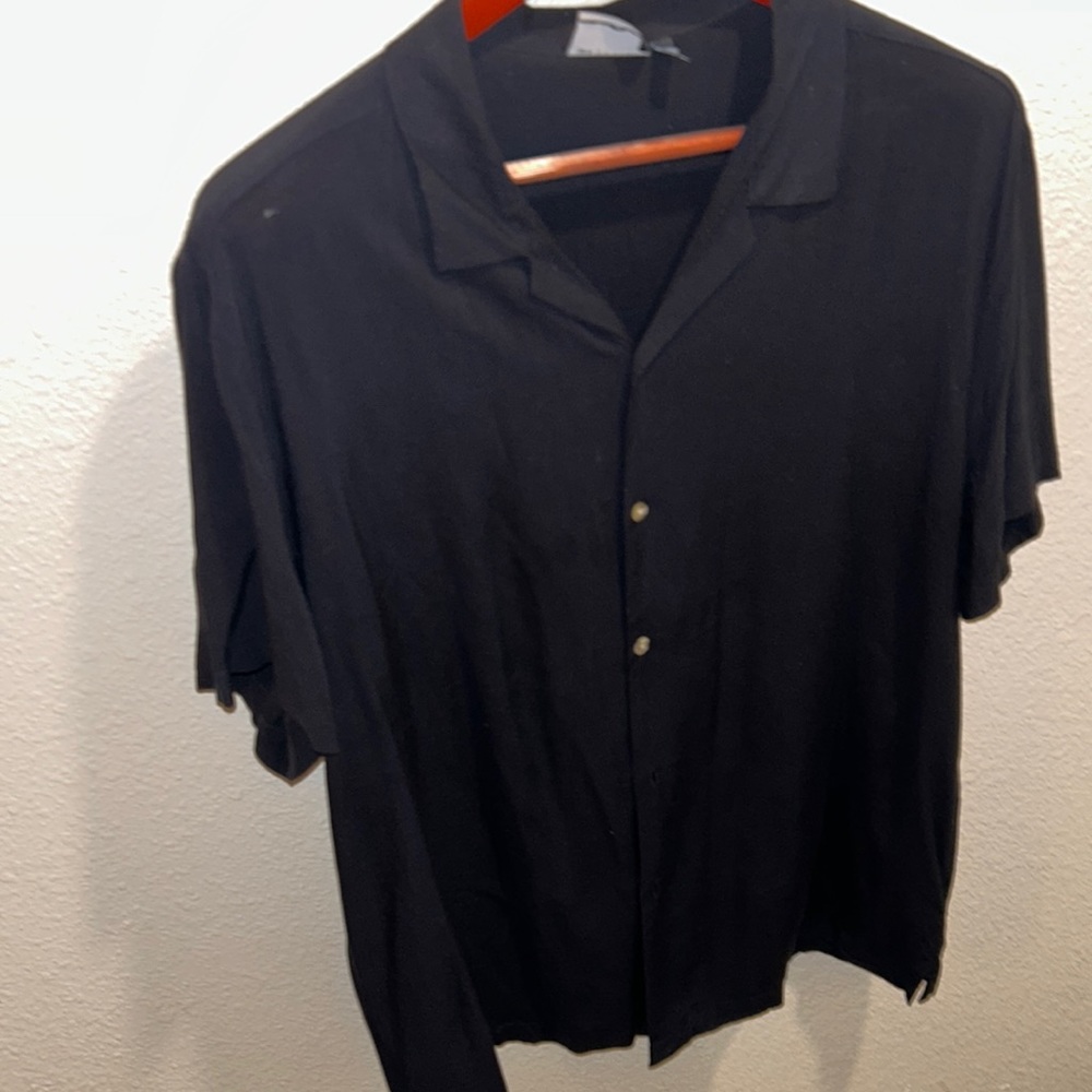 Black silk shirt with beige buttons 2xl 48 chest